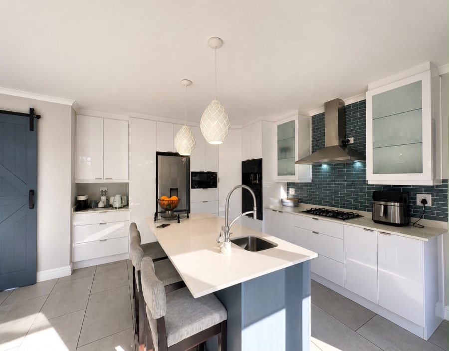 4 Bedroom Property for Sale in Aurora Western Cape